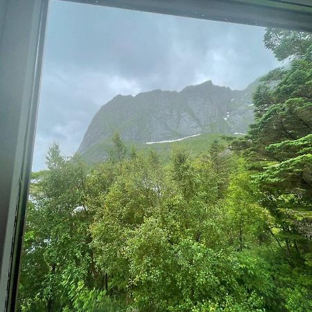 Apartments Reine Lofoten エクステリア 写真